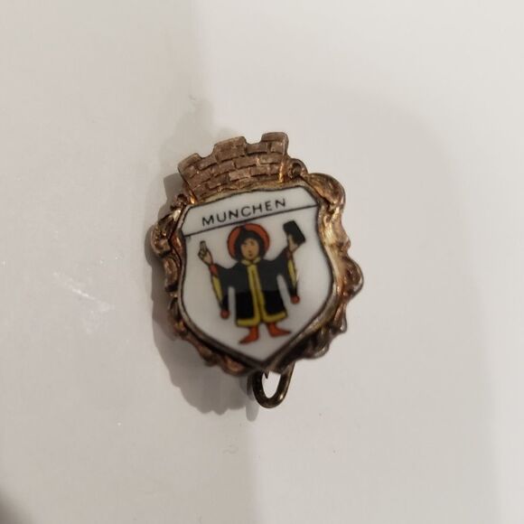 MUNCHEN Germany - blason, coat of arms, old vintage metal pin badge, lapel - Picture 1 of 5